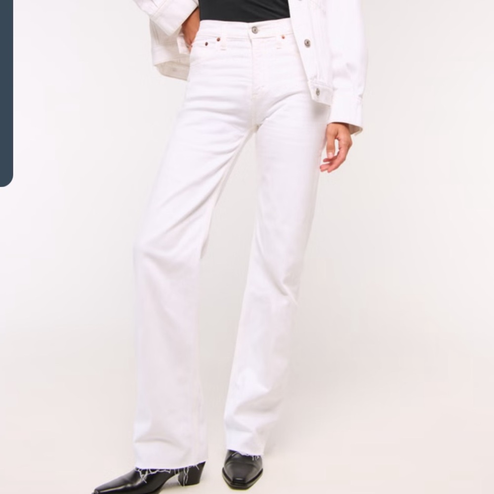 Abercrombie & Fitch White 90s High relaxed Jeans